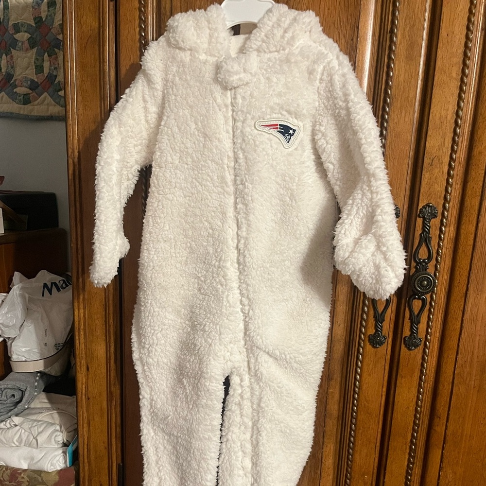 NFL Team Apparel New England Patriots Sherpa One Piece Suit Kids Size 18 Months